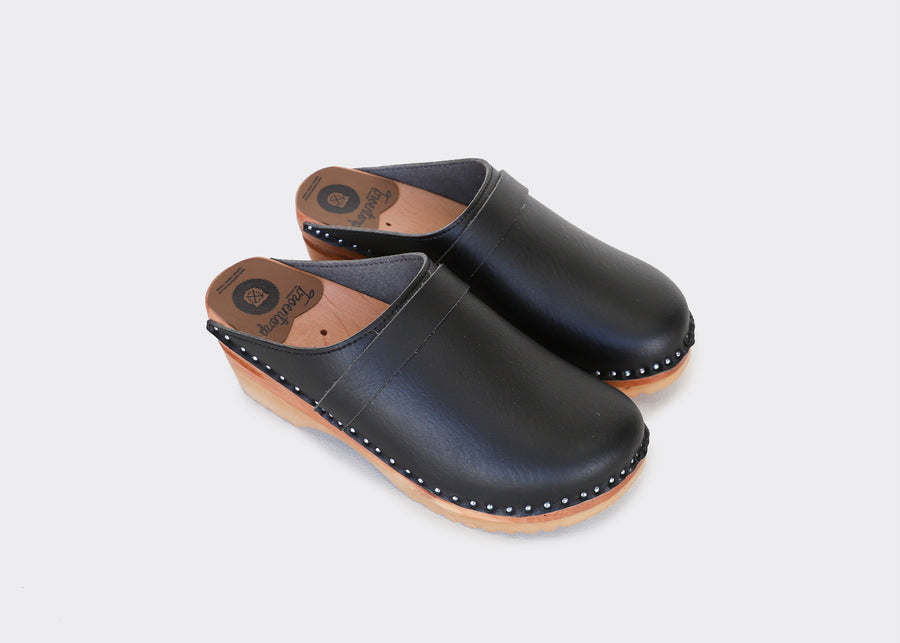 Da Vinci Clog in Black from Good Guys