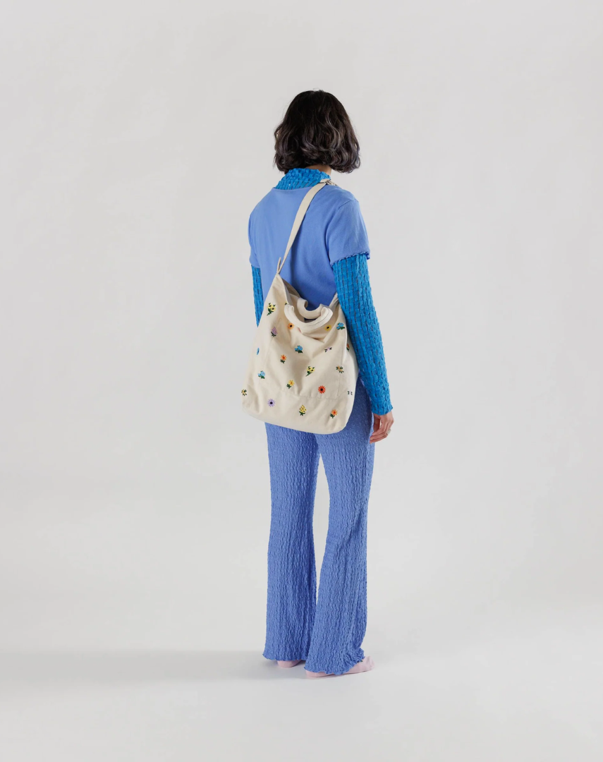 Duck Bag in Embroidered Ditsy Floral from BAGGU