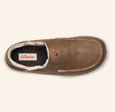 OLUKAI MEN'S MOLOA SLIPPER - TOFFEE/DARK WOOD