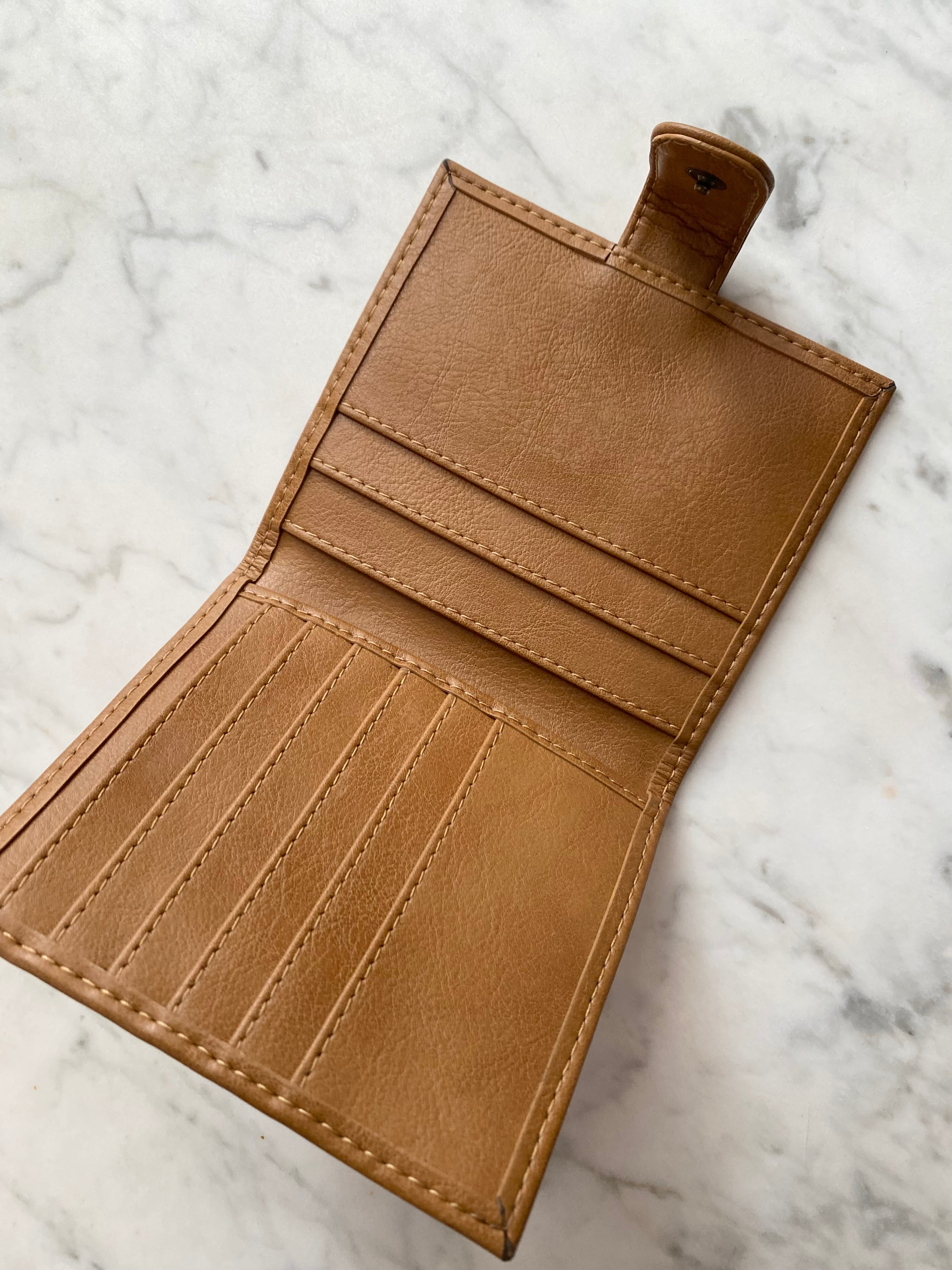 Lilas Wallet in Camel from Novacas