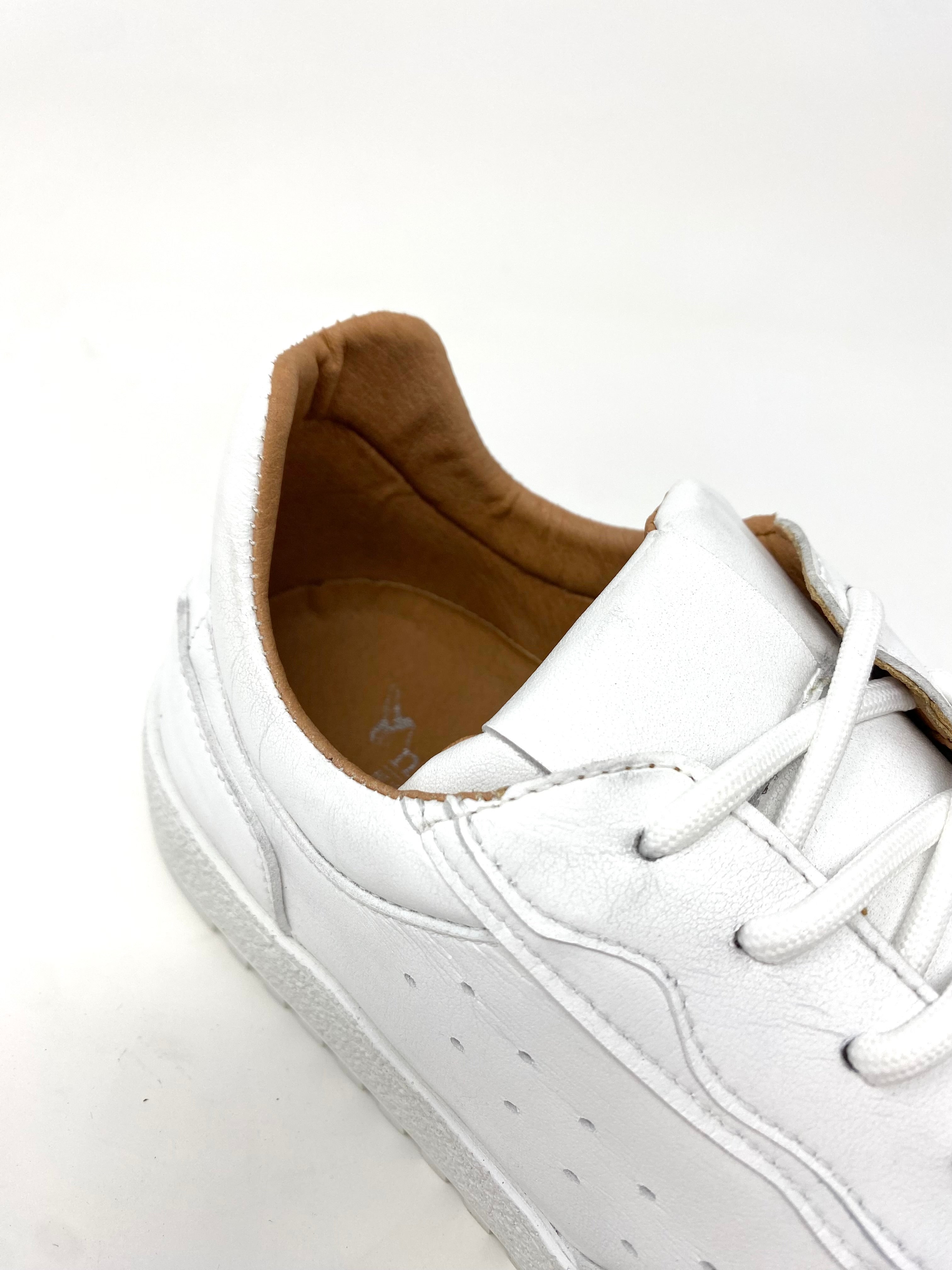 Sam Sneaker in White from Novacas