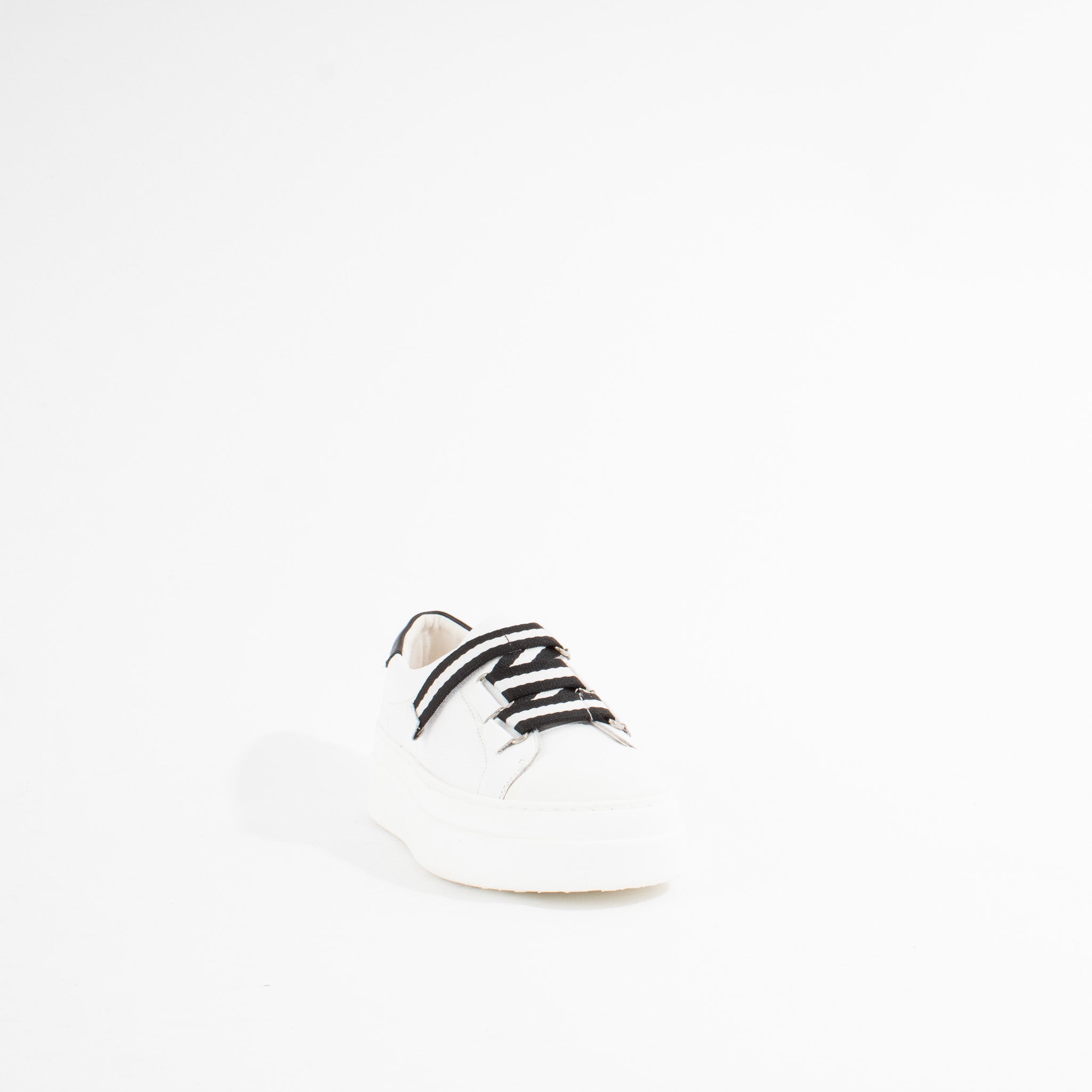 ALODDE | WHITE/BLACK