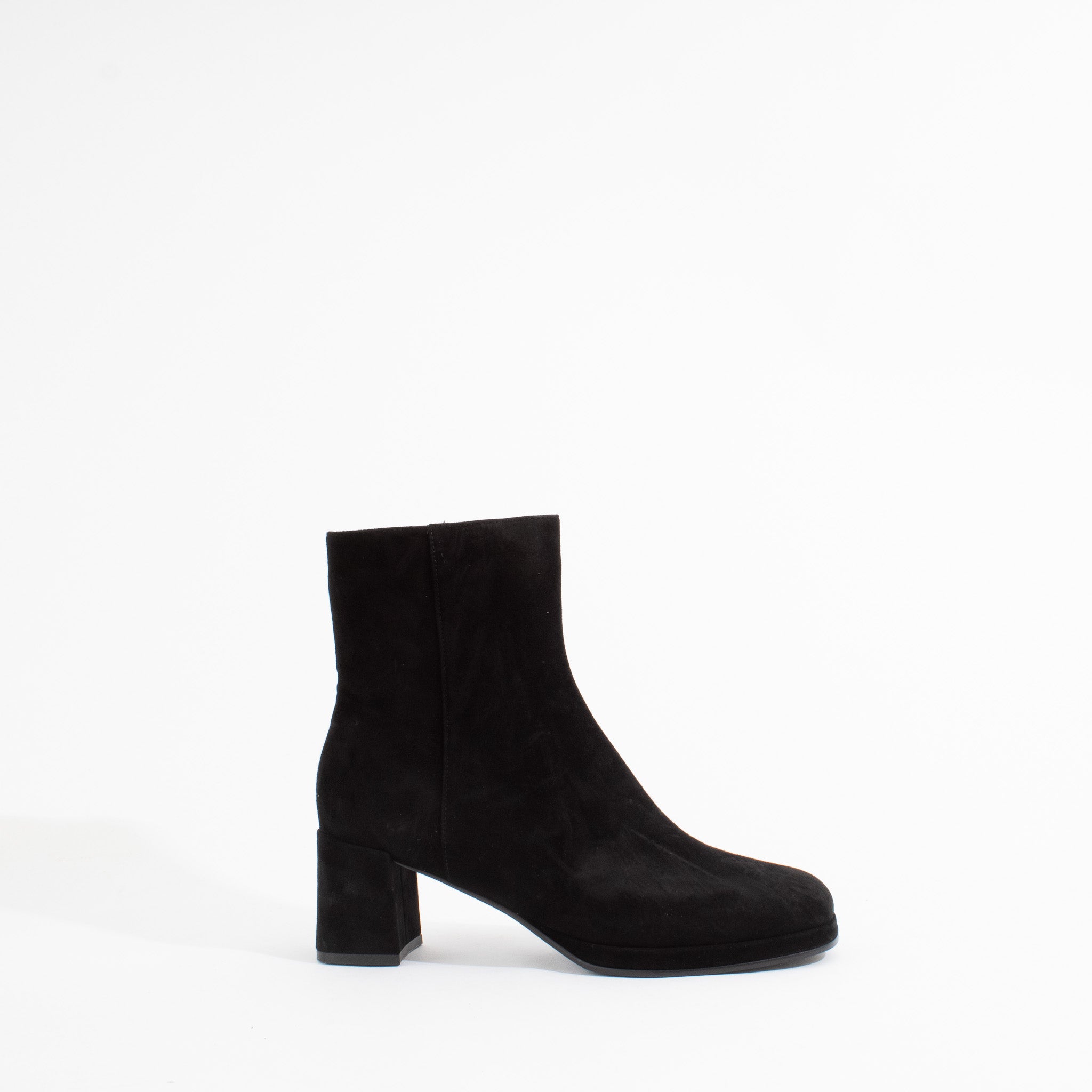 VANITY | BLACK SUEDE