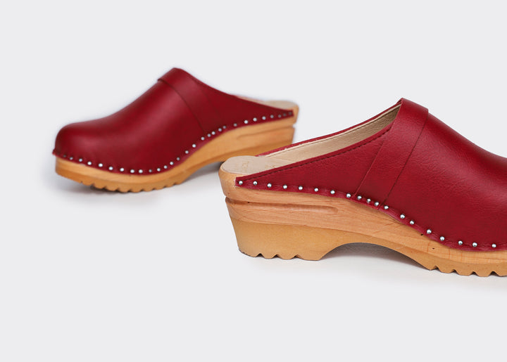 Da Vinci Clog in Red from Good Guys